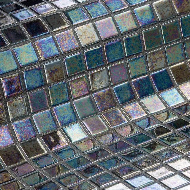 אריח פסיפס זכוכית אירידסנט 2.5×2.5 – Ebano | סדרת IRIDESCENT מבית Ezarri