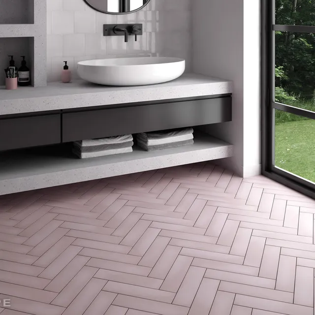 STROMBOLI-92x368_Rose-Breeze_Habitat-White_bath-900x900